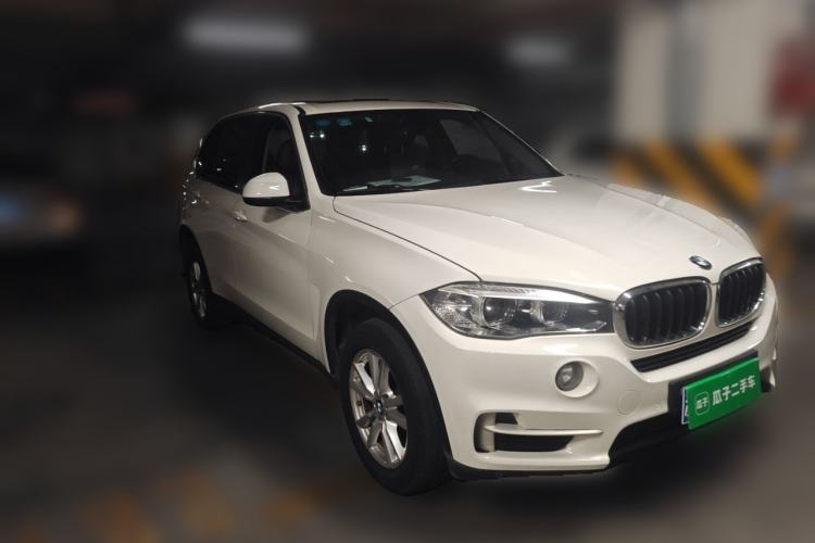 Used BMW X5  Front Right 45 Deg