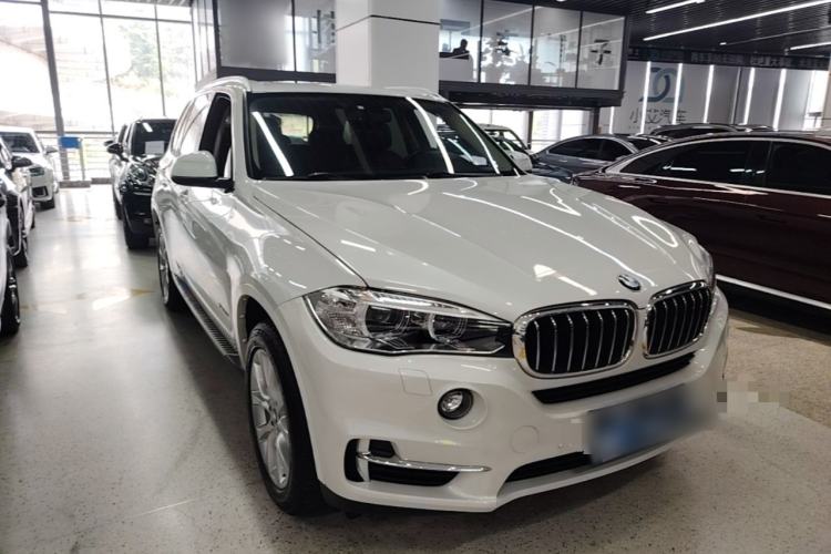 Used BMW X5 2018 xDrive28i Front Right 45 Deg