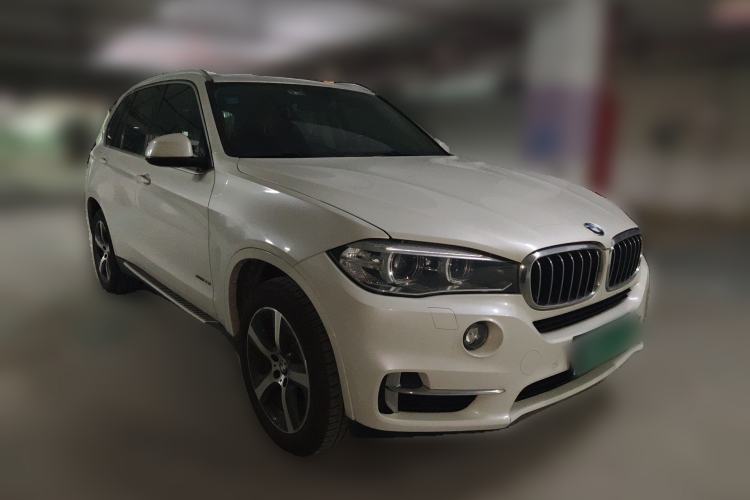 Used BMW X5 2018 xDrive28i Front Right 45 Deg