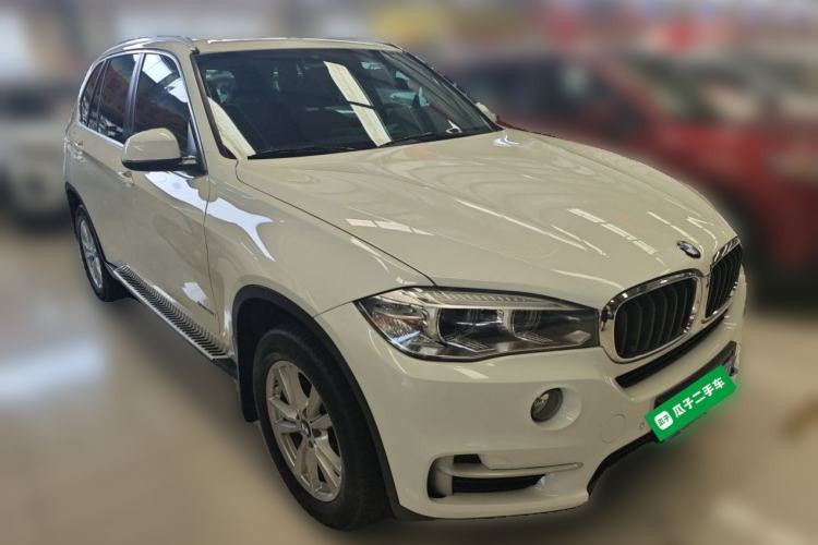 Used BMW X5  Front Right 45 Deg
