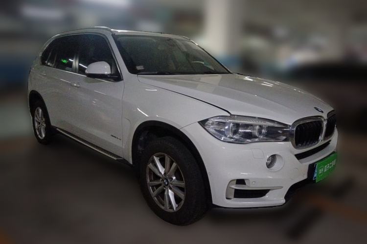 Used BMW X5  Front Right 45 Deg