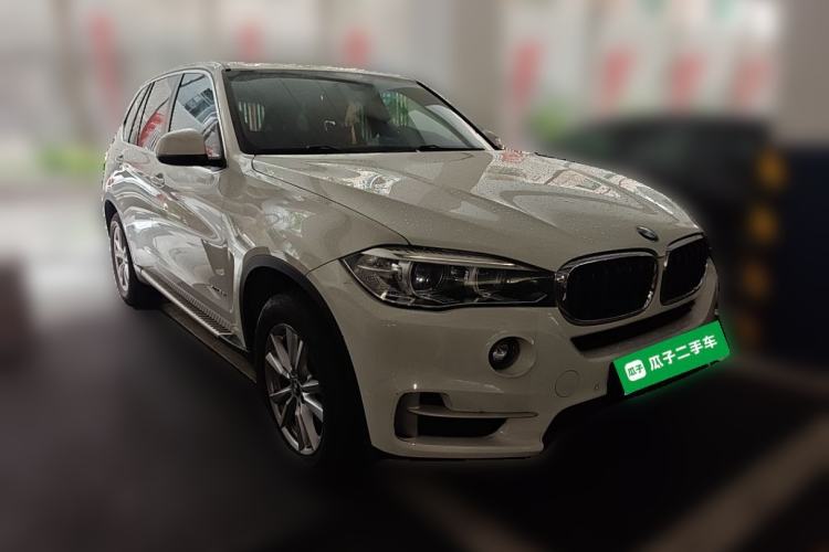 Used BMW X5  Front Right 45 Deg