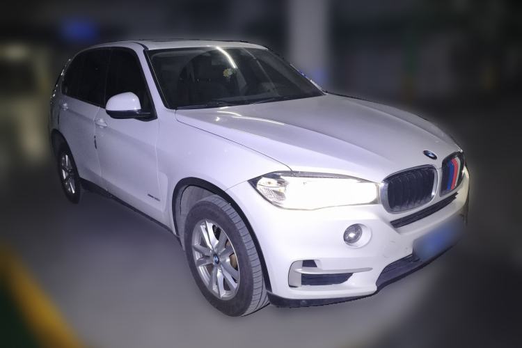 Used BMW X5 2018 xDrive35i Base Model Middle East Front Right 45 Deg