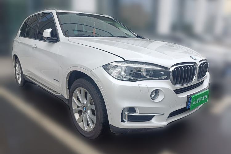 Used BMW X5 2018 xDrive28i Front Right 45 Deg