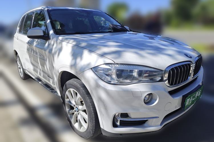 Used BMW X5 2018 xDrive28i Front Right 45 Deg