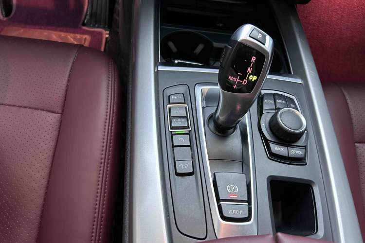 Used BMW X5 2018 xDrive35i Base Model Middle East Gear Lever