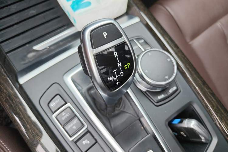Used BMW X5 2018 xDrive35i M Sport Edition Gear Lever