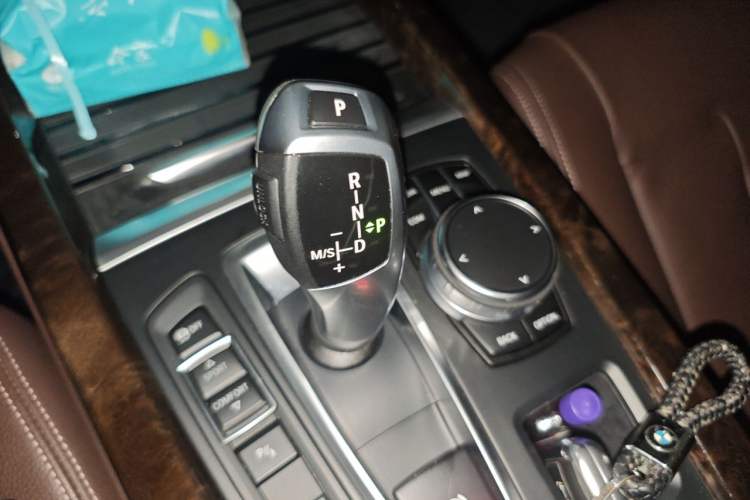 Used BMW X5 2018 xDrive35i Elegant Edition Gear Lever
