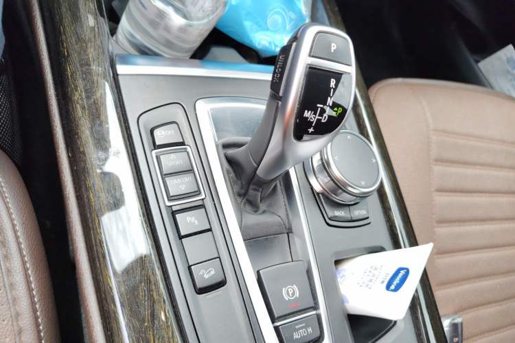Used BMW X5 2018 xDrive35i M Sport Edition Gear Lever