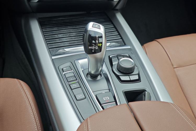 Used BMW X5 2018 xDrive35i Base Model Middle East Gear Lever