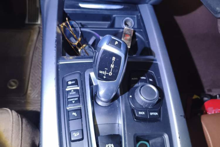 Used BMW X5 2018 xDrive35i Base Model Middle East Gear Lever