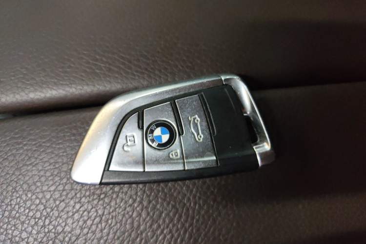 Used BMW X5 2018 xDrive28i Interior 1