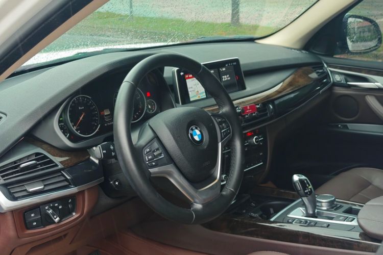 Used BMW X5 2018 xDrive28i Interior 2