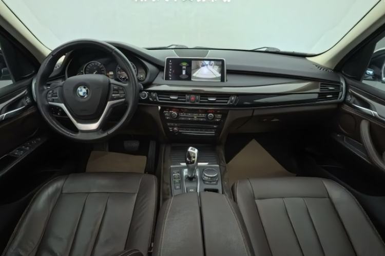 Used BMW X5 2018 xDrive28i Interior 2