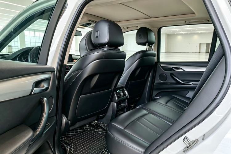 Used BMW X5 2018 xDrive35i Base Model Middle East Interior 2