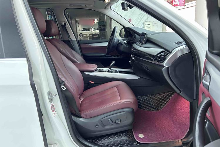 Used BMW X5 2018 xDrive35i Base Model Middle East Interior 3