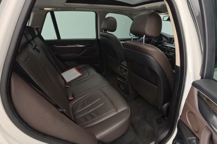 Used BMW X5 2018 xDrive28i Interior 3