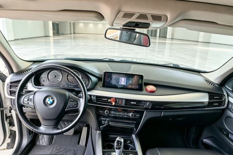 Used BMW X5 2018 xDrive35i Base Model Middle East Interior 3