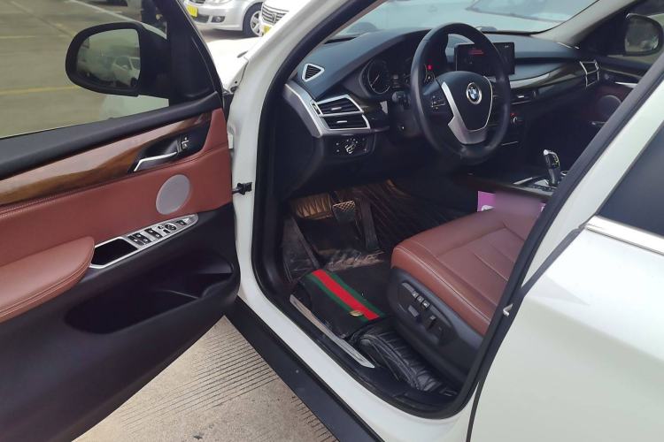 Used BMW X5 2018 xDrive35i Standard Model Small Screen Fabric Middle East Interior 3