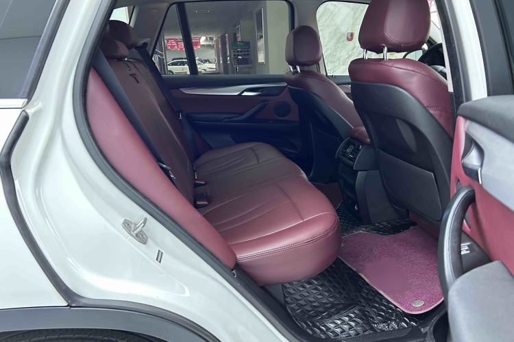 Used BMW X5 2018 xDrive35i Base Model Middle East Interior 4