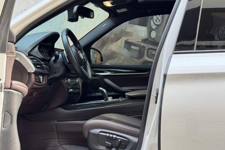 Used BMW X5 2018 xDrive35i M Sport Edition Interior 4