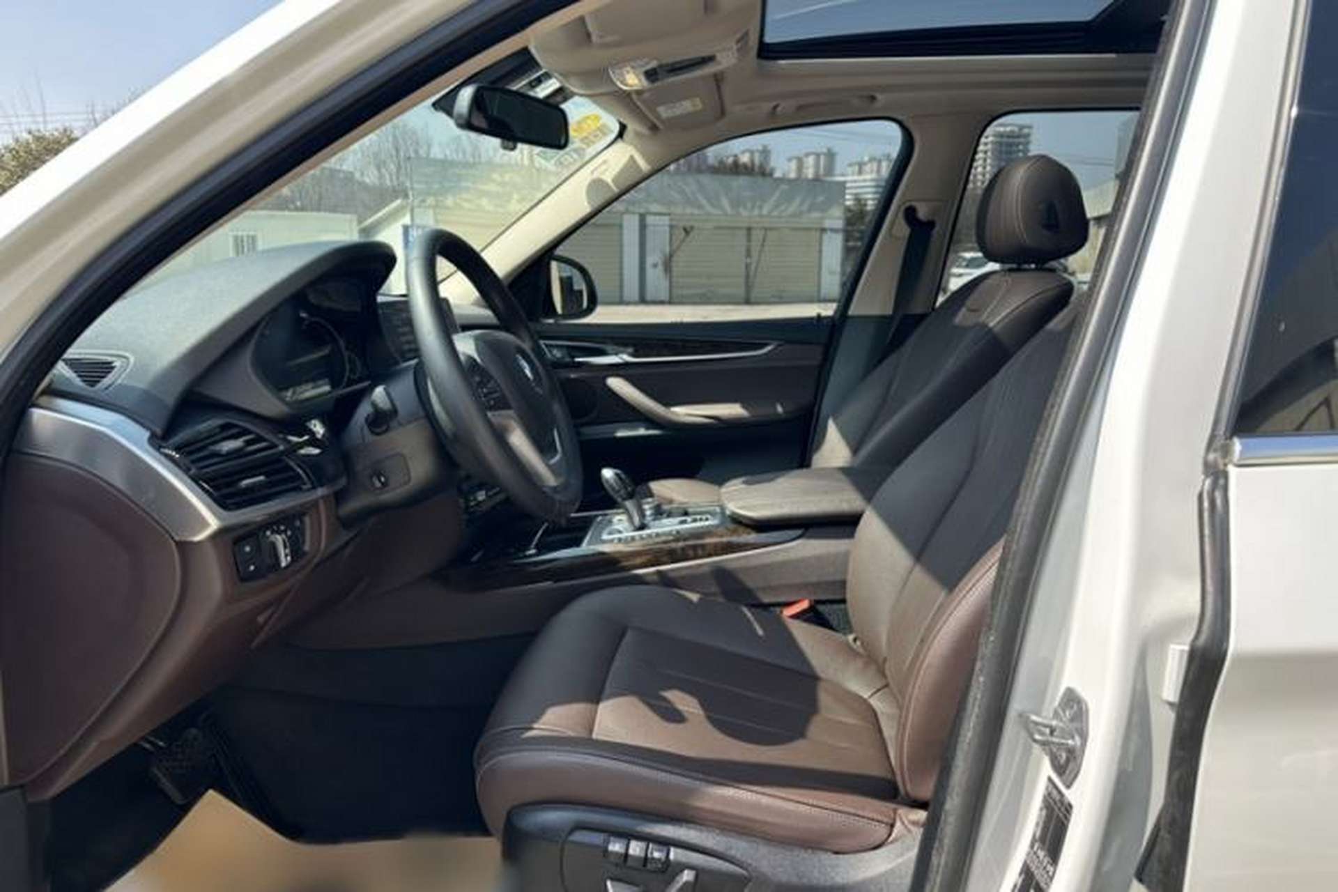 Used BMW X5 2018 xDrive28i Interior 5