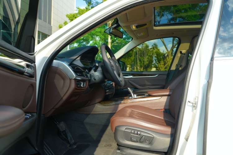 Used BMW X5 2018 xDrive28i Interior 7