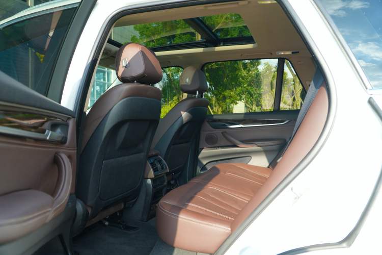 Used BMW X5 2018 xDrive28i Interior 8