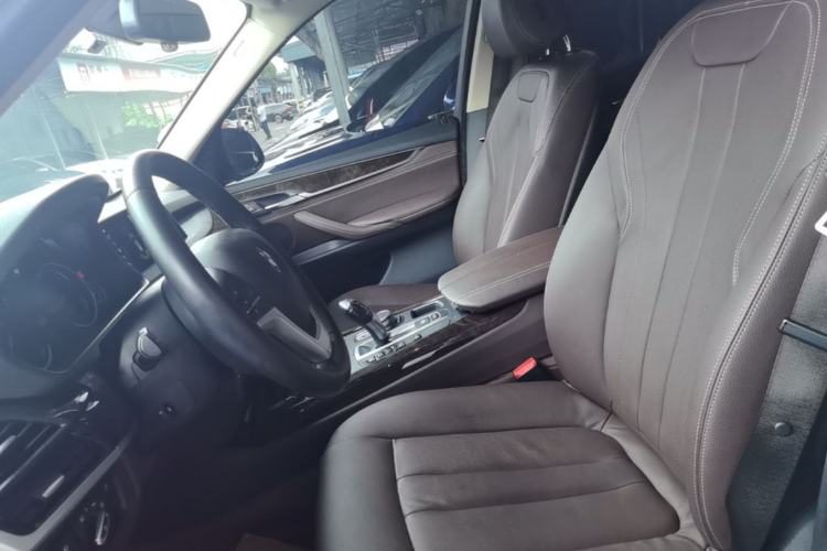 Used BMW X5 2018 xDrive28i Left Front Seat
