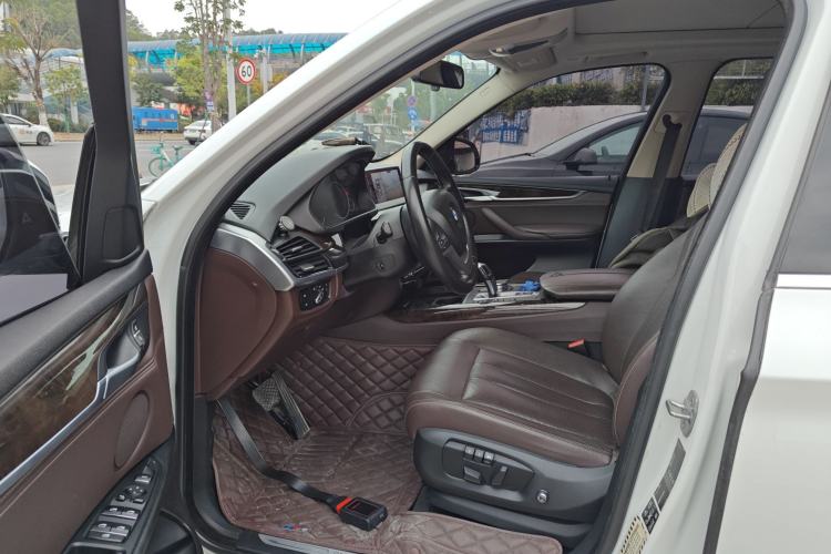 Used BMW X5 2018 xDrive28i Left Front Seat