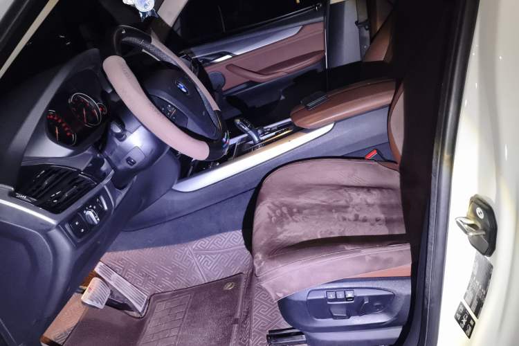 Used BMW X5 2018 xDrive35i Base Model Middle East Left Front Seat