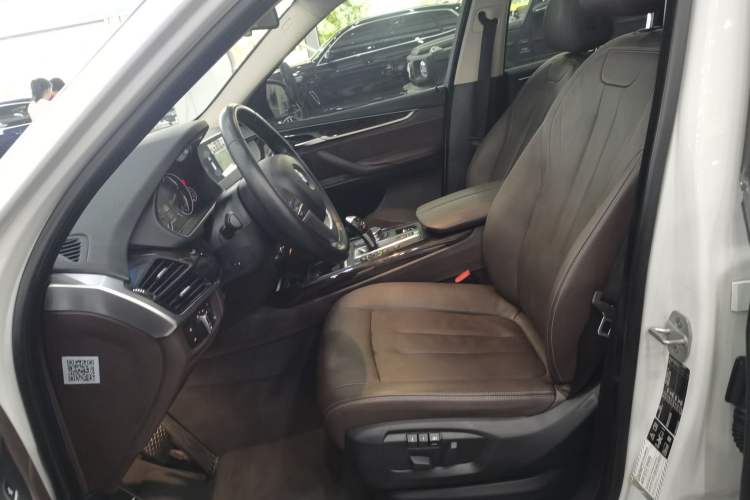 Used BMW X5 2018 xDrive28i Left Front Seat