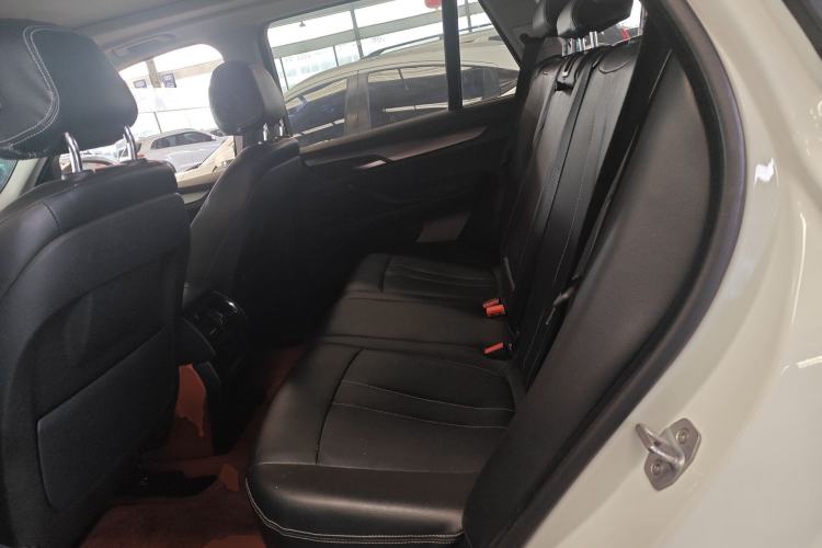Used BMW X5  Left Rear Seat