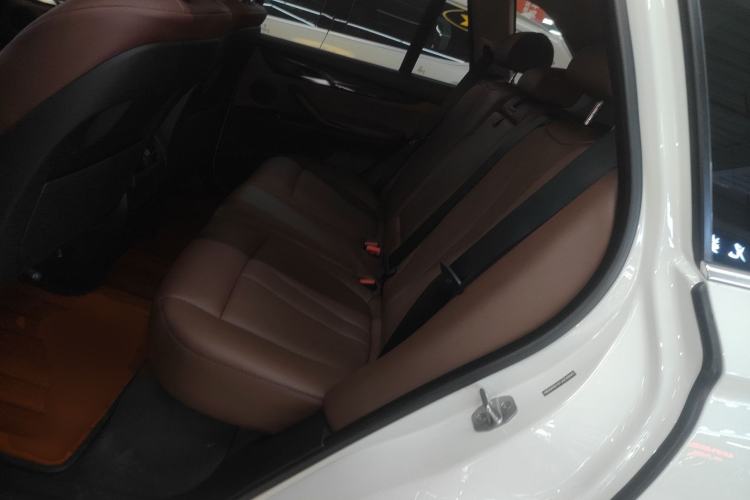 Used BMW X5 2018 xDrive35i Standard Model Small Screen Fabric Middle East Left Rear Seat