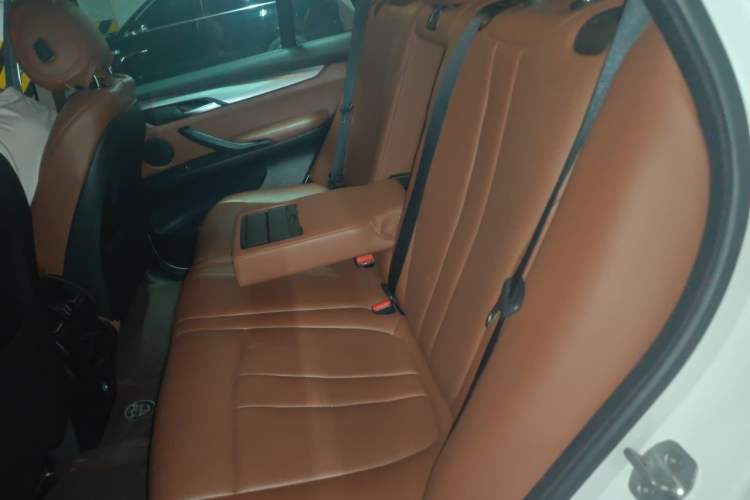 Used BMW X5  Left Rear Seat