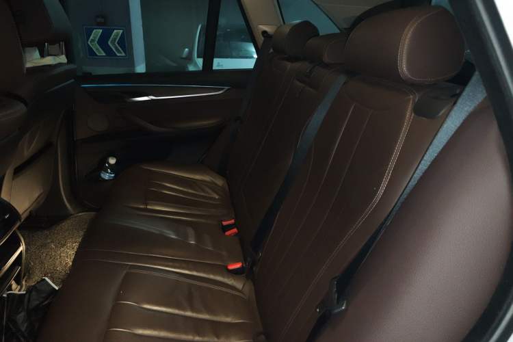 Used BMW X5 2018 xDrive28i Left Rear Seat