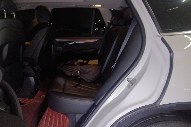Used BMW X5  Left Rear Seat