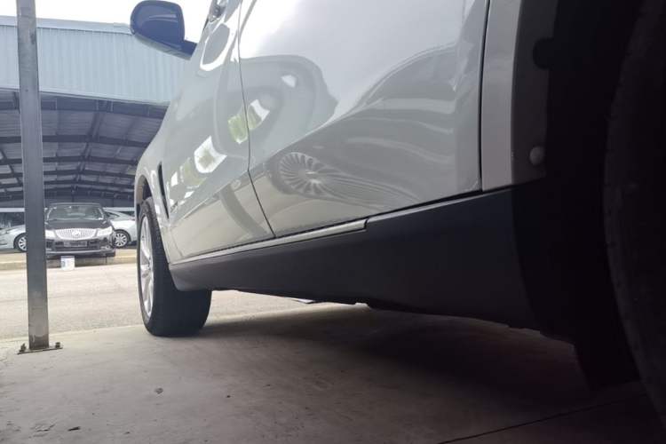 Used BMW X5 2018 xDrive28i Left Side Sill
