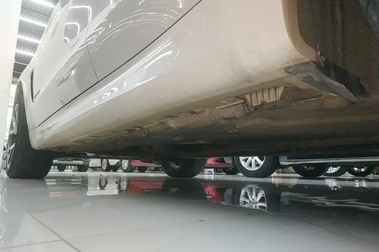 Used BMW X5 2018 xDrive35i Base Model Middle East Left Side Sill