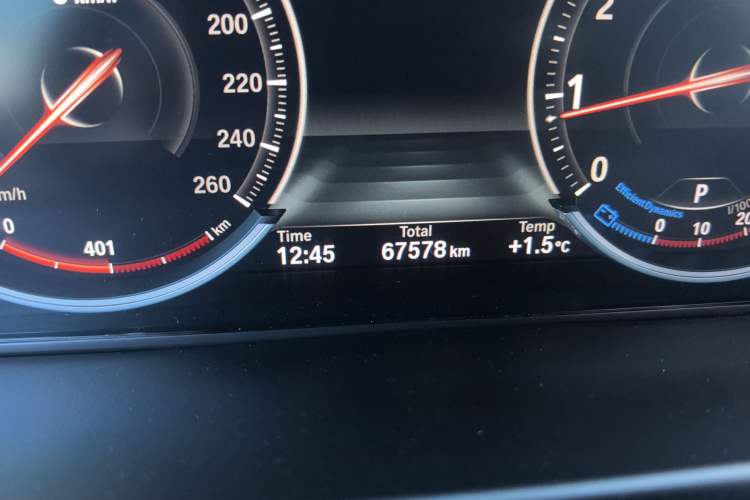 Used BMW X5 2018 xDrive28i Odometer Close Up