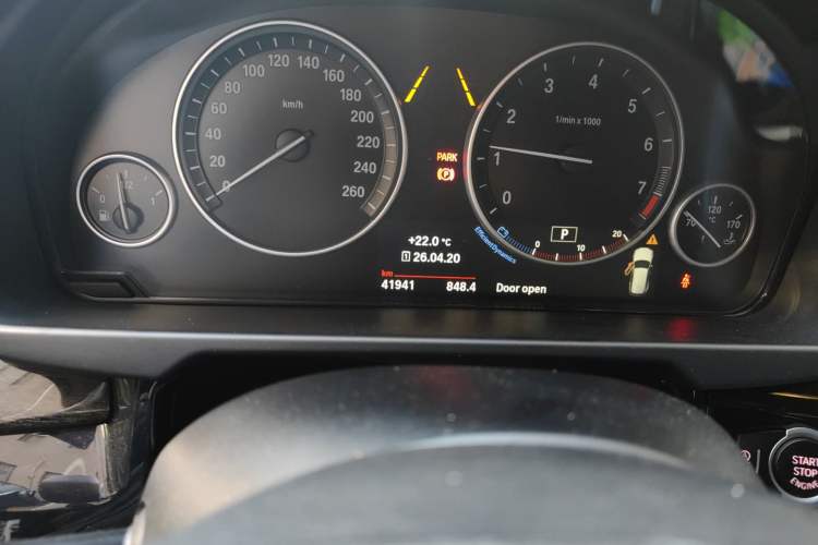 Used BMW X5  Odometer Close Up