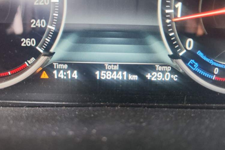 Used BMW X5 2018 xDrive28i Odometer Close Up