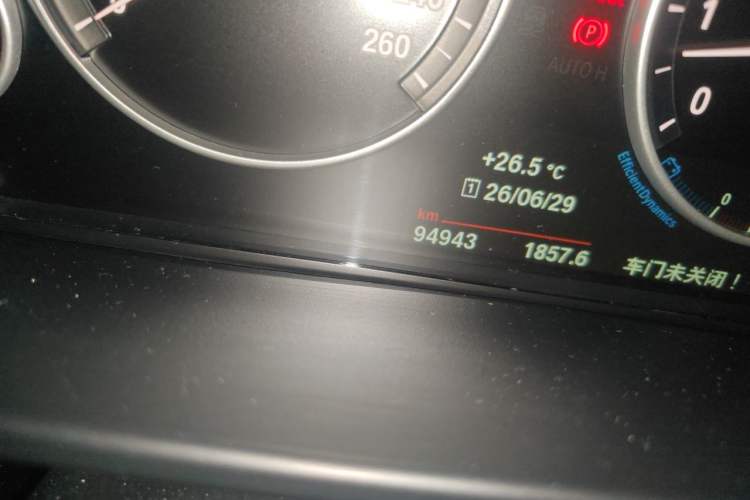 Used BMW X5  Odometer Close Up