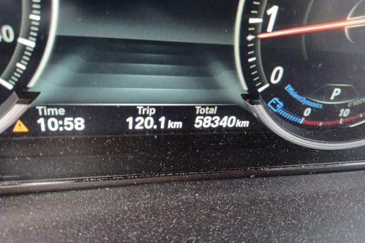 Used BMW X5 2018 xDrive28i Odometer Close Up