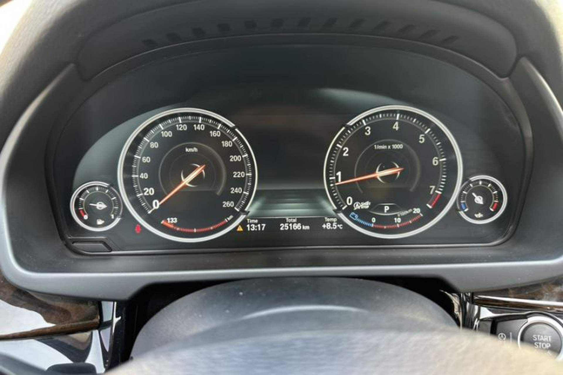 Used BMW X5 2018 xDrive28i Odometer Close Up