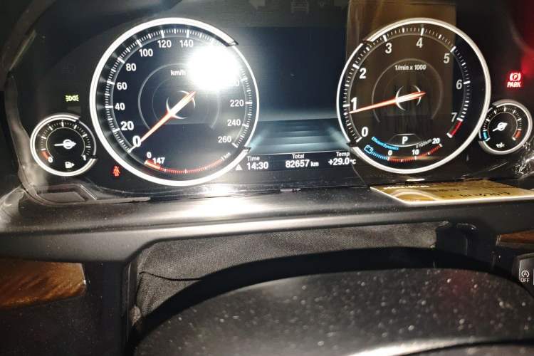 Used BMW X5 2018 xDrive28i Odometer Close Up