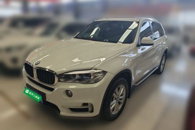 BMW X5 BMW X5 (parallel import), Middle East specification, 3.0-liter gasoline engine, automatic transmission, 5 seats, with sunroof. مستعملة