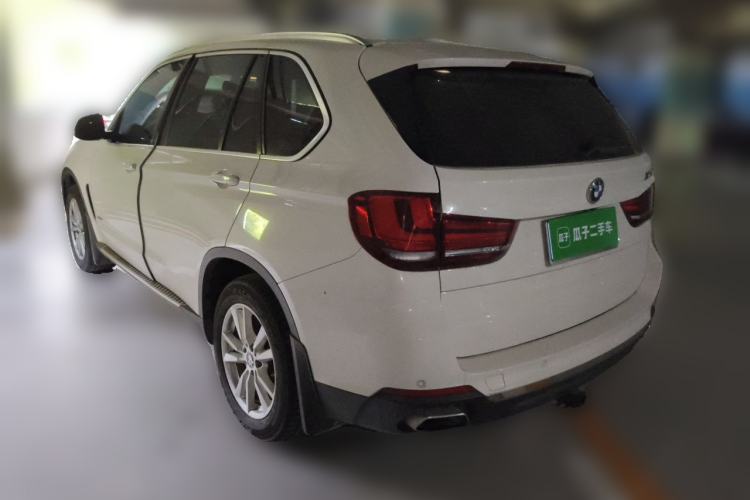 Used BMW X5 2018 xDrive35i Standard Model Small Screen Fabric Middle East Rear Left 45 Deg