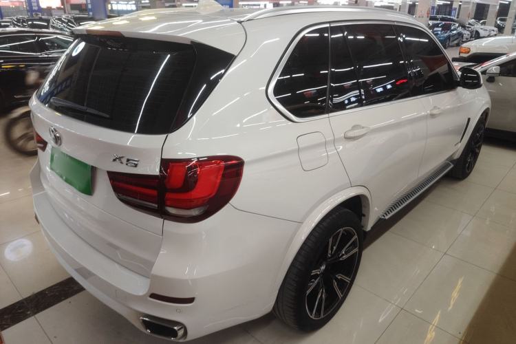 Used BMW X5 2018 xDrive35i Standard Model Small Screen Fabric Middle East Rear Right 45 Deg