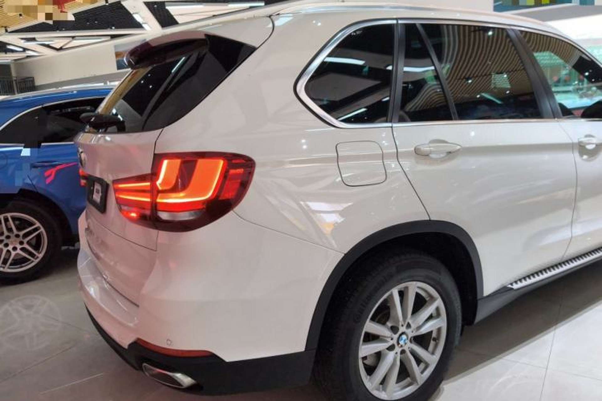 Used BMW X5 2018 xDrive35i Base Model Middle East Rear Right 45 Deg
